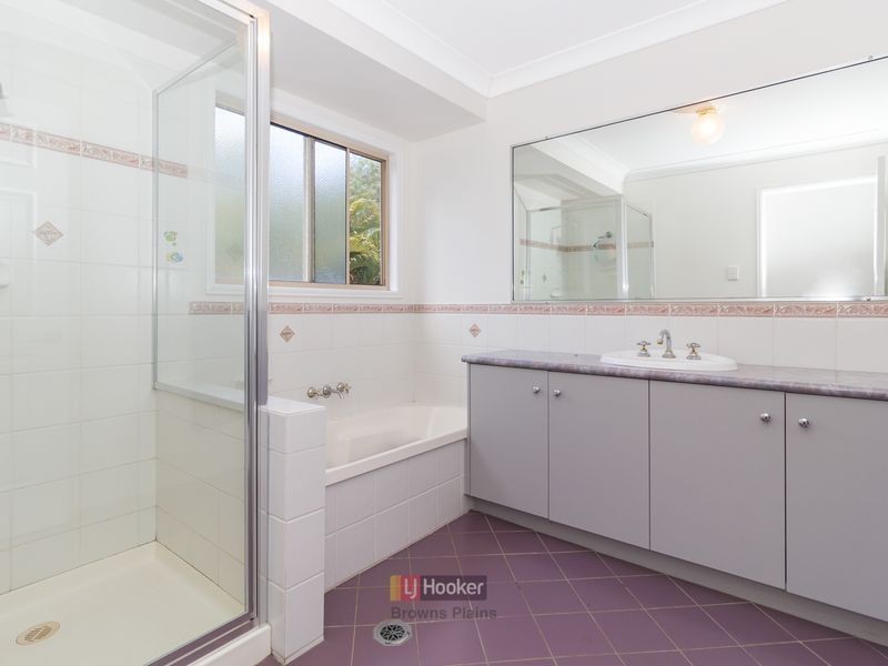 17 Barrine Court, Park Ridge South QLD 4125