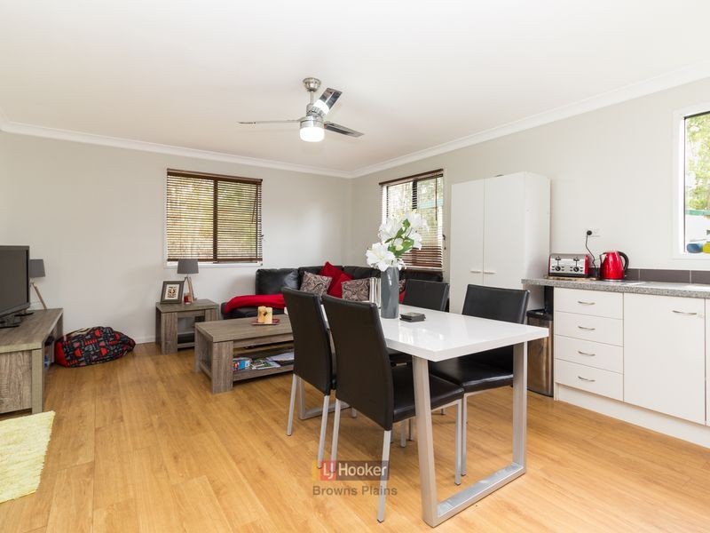 17 Barrine Court, Park Ridge South QLD 4125