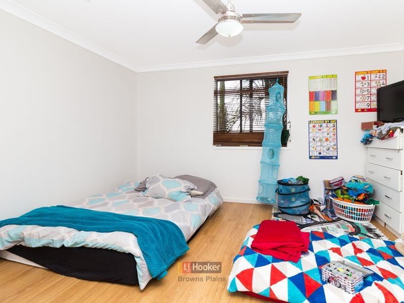 17 Barrine Court, Park Ridge South QLD 4125