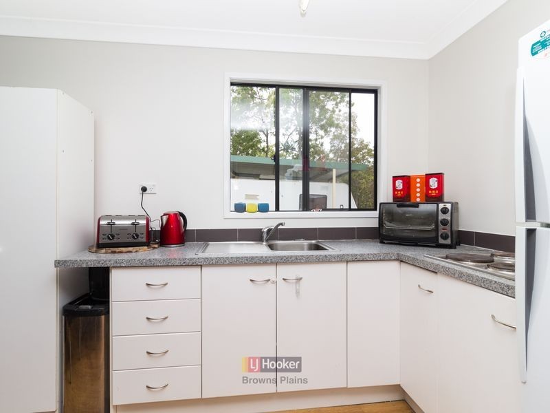 17 Barrine Court, Park Ridge South QLD 4125