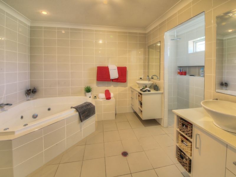 420 Spring Mountain Drive, Greenbank QLD 4124