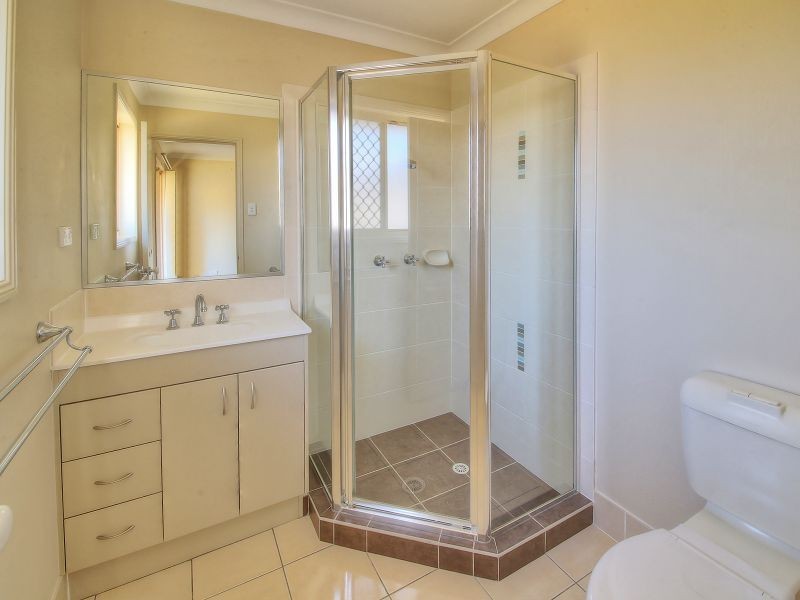 7 Zoe Place, Hillcrest QLD 4118