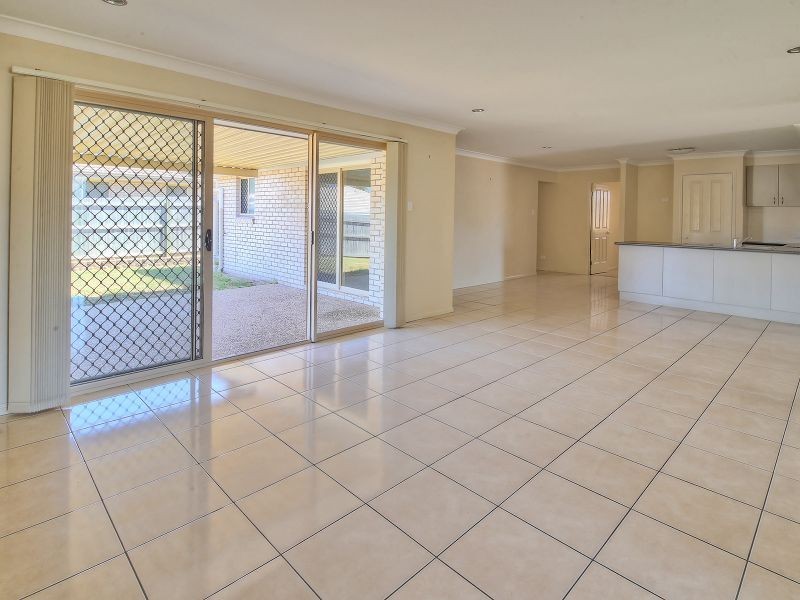 7 Zoe Place, Hillcrest QLD 4118
