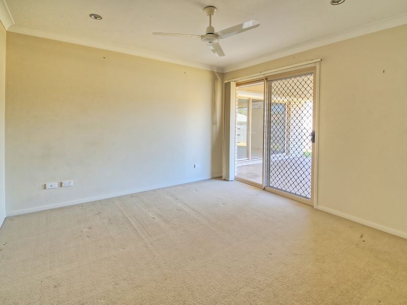 7 Zoe Place, Hillcrest QLD 4118