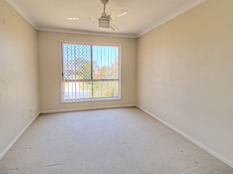 7 Zoe Place, Hillcrest QLD 4118