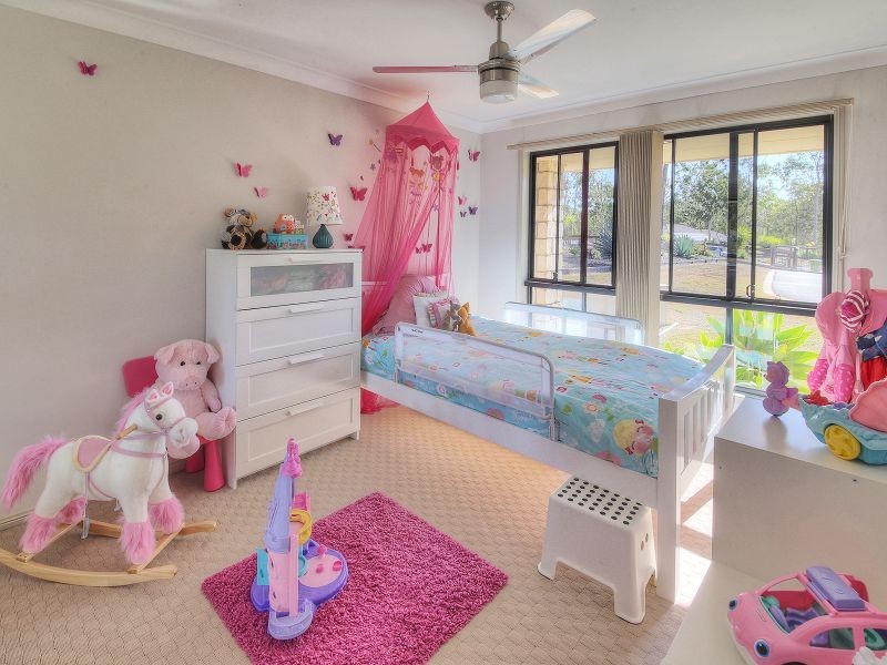 213 Spinebill Drive, Greenbank QLD 4124