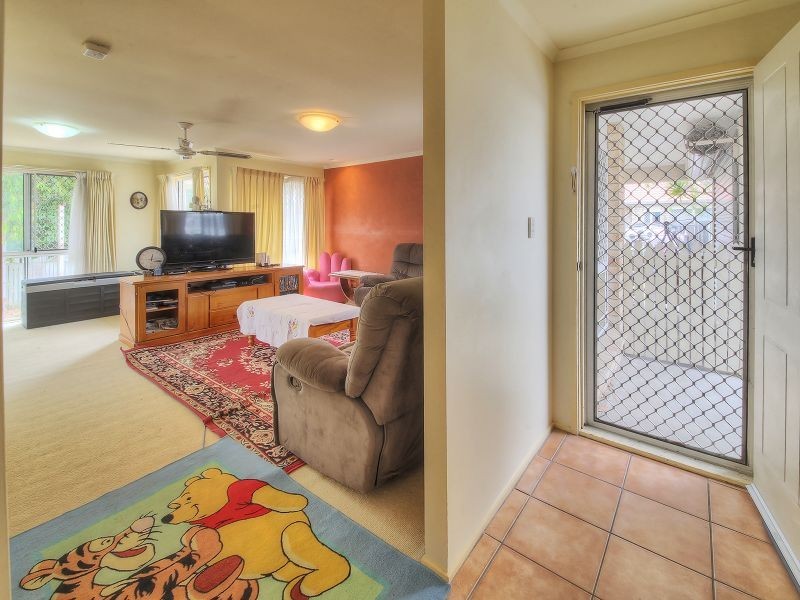 4 Mooloolah Court, Hillcrest QLD 4118
