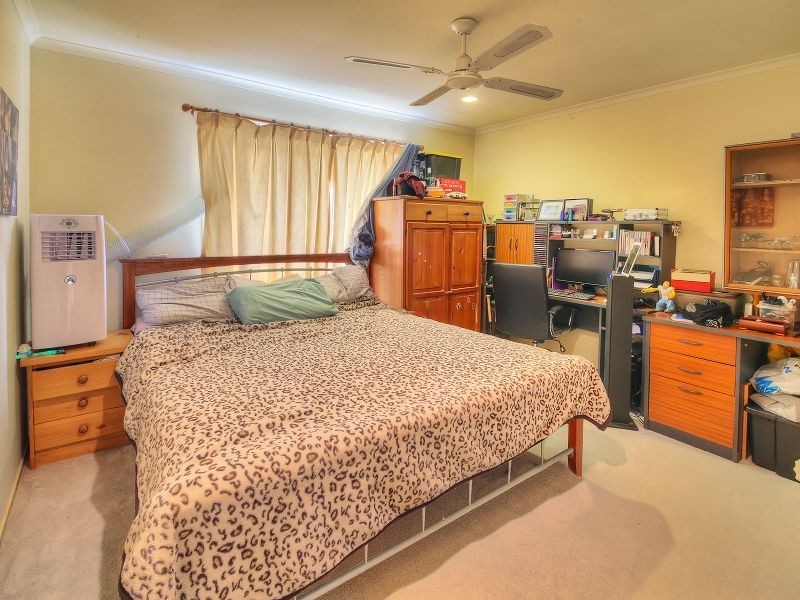 4 Mooloolah Court, Hillcrest QLD 4118