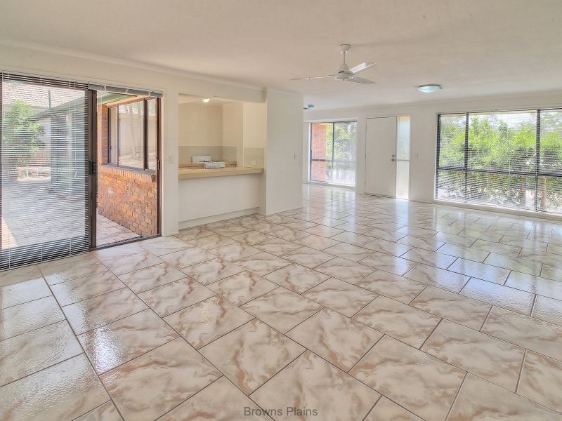 45 Parkroyal Crescent, Regents Park QLD 4118