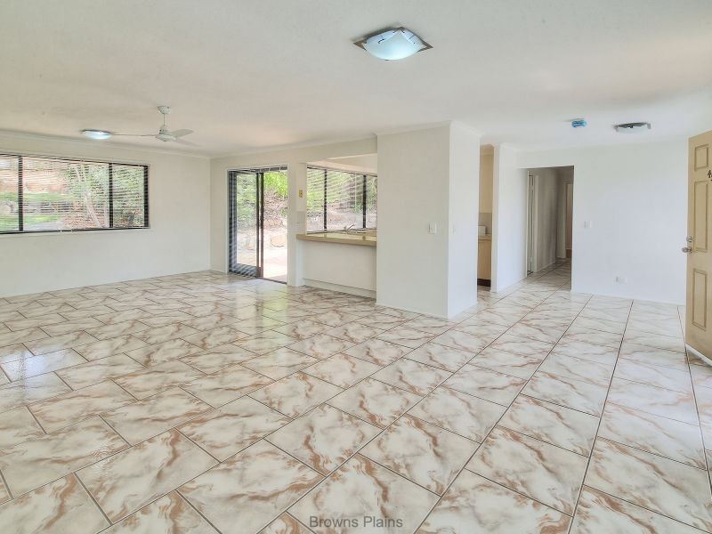 45 Parkroyal Crescent, Regents Park QLD 4118