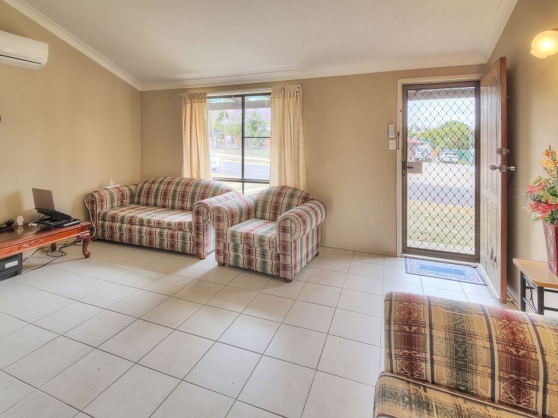 3 Renfrew Street, Hillcrest QLD 4118