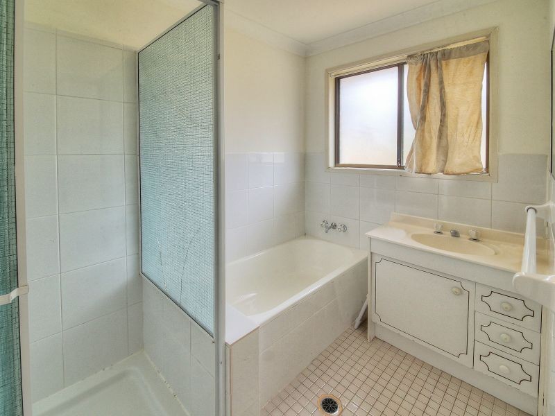 3 Renfrew Street, Hillcrest QLD 4118