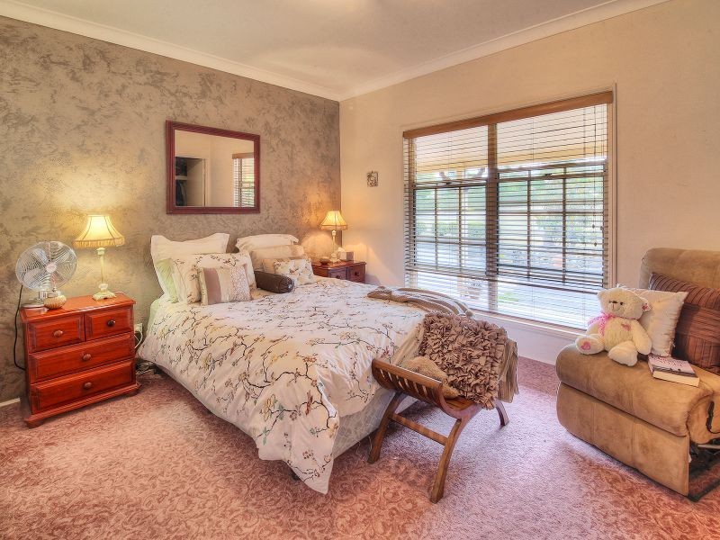 34 Dalkeith Court, Park Ridge South QLD 4125