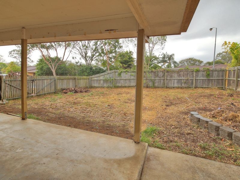 9 Mooloolah Court, Hillcrest QLD 4118