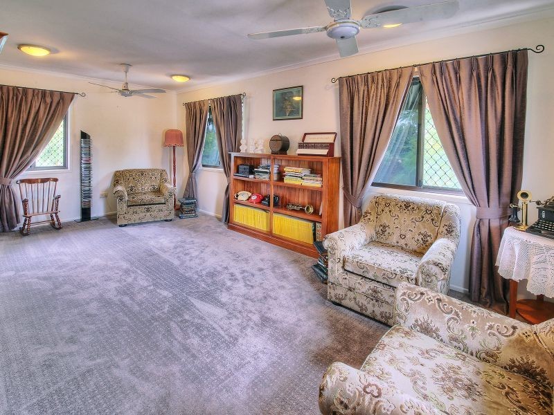 63 Estramina Road, Regents Park QLD 4118