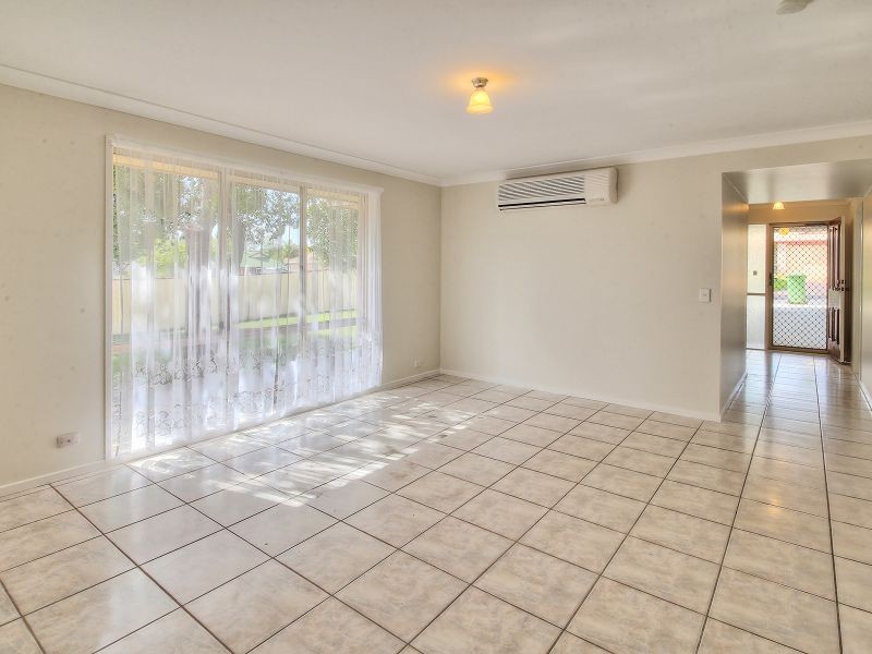 34 Bottlebrush Drive, Regents Park QLD 4118