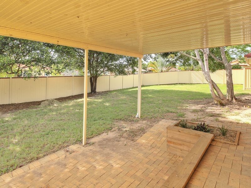 34 Bottlebrush Drive, Regents Park QLD 4118