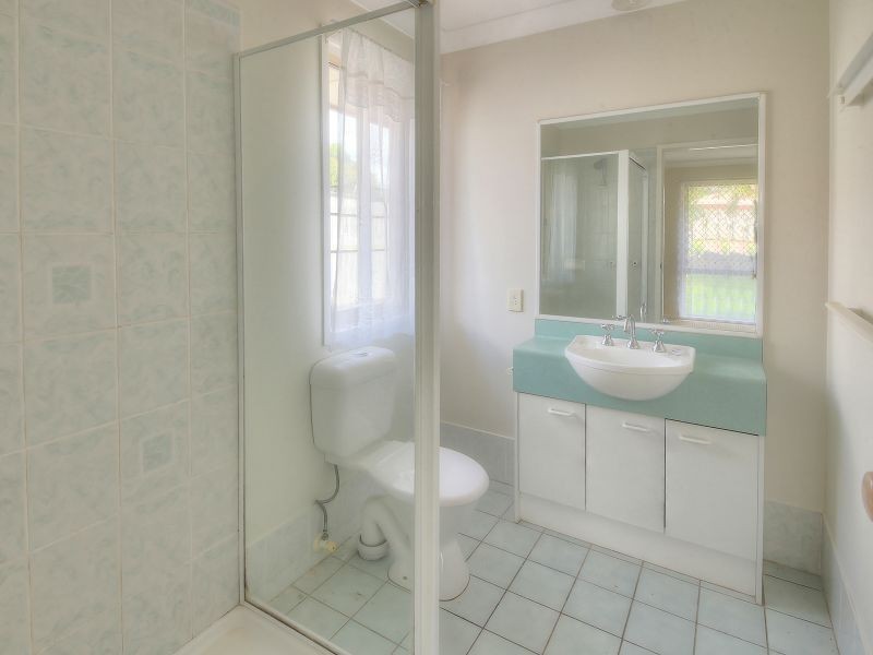 34 Bottlebrush Drive, Regents Park QLD 4118