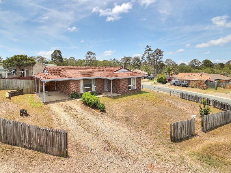 1 Troy Close, Edens Landing QLD 4207