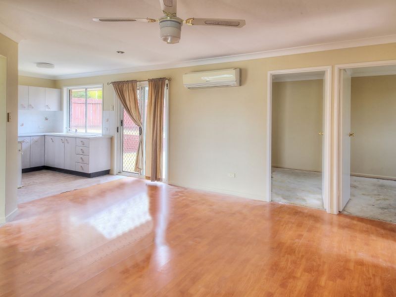 1 Troy Close, Edens Landing QLD 4207