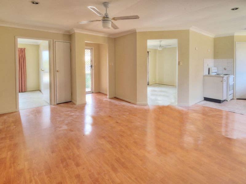 1 Troy Close, Edens Landing QLD 4207