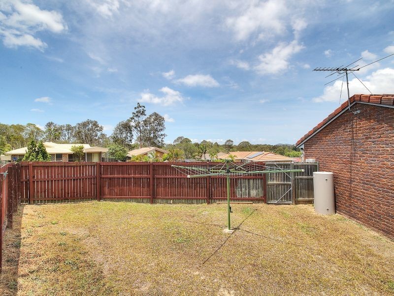 1 Troy Close, Edens Landing QLD 4207