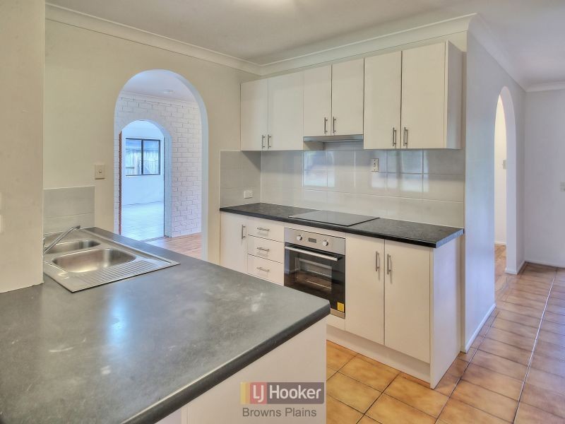 46 Conifer Street, Hillcrest QLD 4118