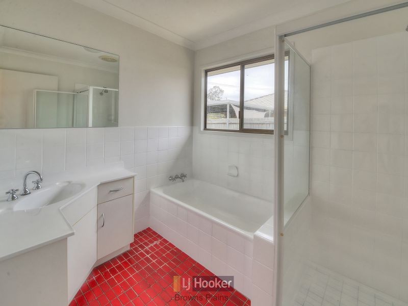46 Conifer Street, Hillcrest QLD 4118