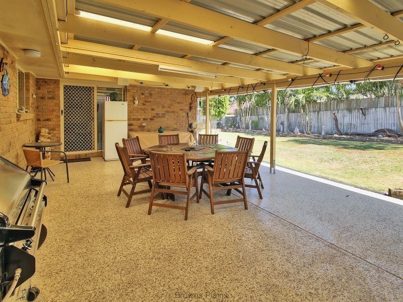 32 Solandra Circuit, Regents Park QLD 4118