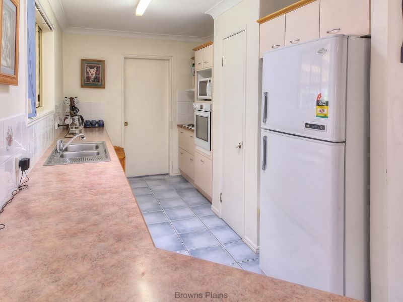 32 Solandra Circuit, Regents Park QLD 4118