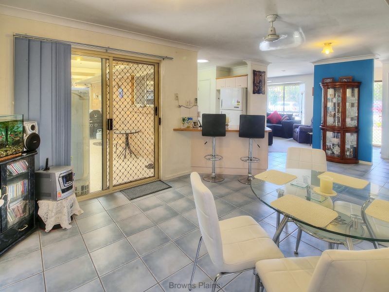 32 Solandra Circuit, Regents Park QLD 4118