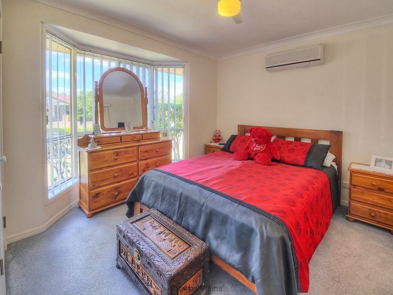 32 Solandra Circuit, Regents Park QLD 4118