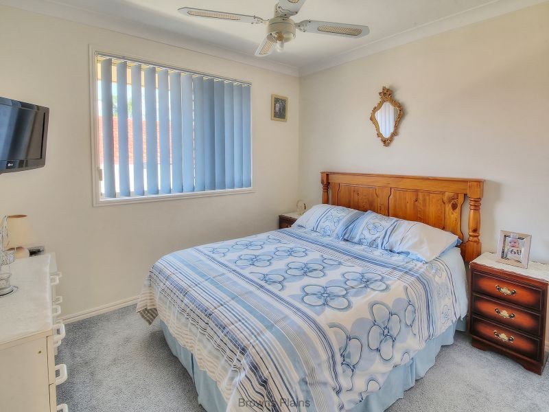32 Solandra Circuit, Regents Park QLD 4118
