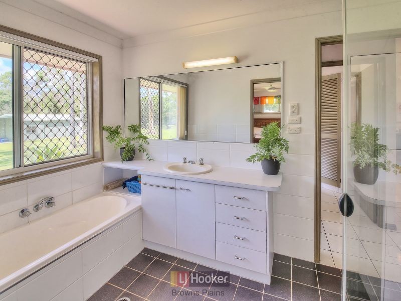 137 Granger Road, Park Ridge South QLD 4125