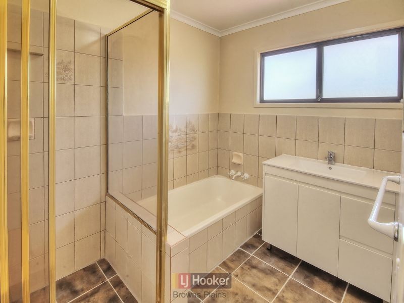 33 Highcrest Drive, Browns Plains QLD 4118