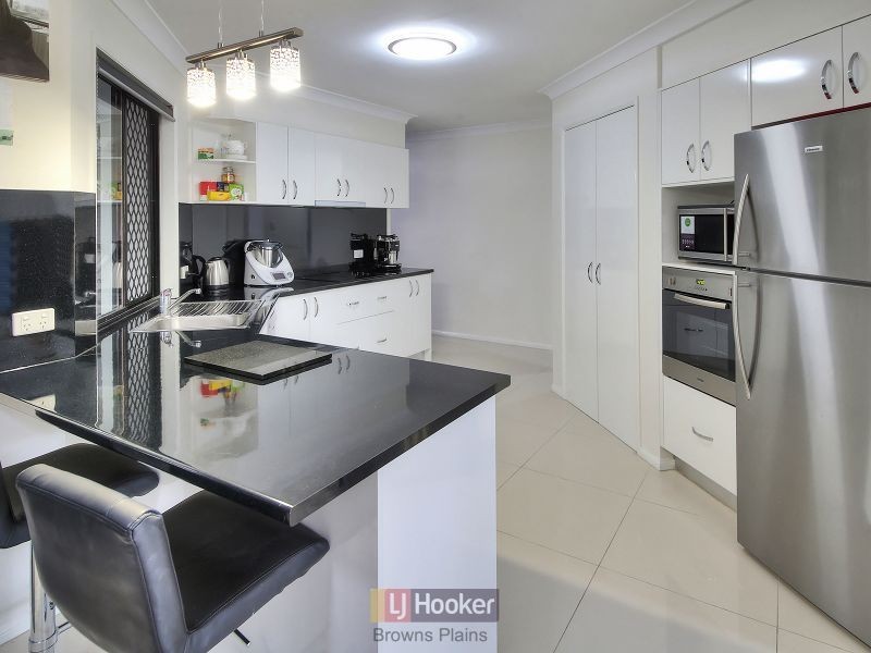 174 Merluna Road, Park Ridge South QLD 4125