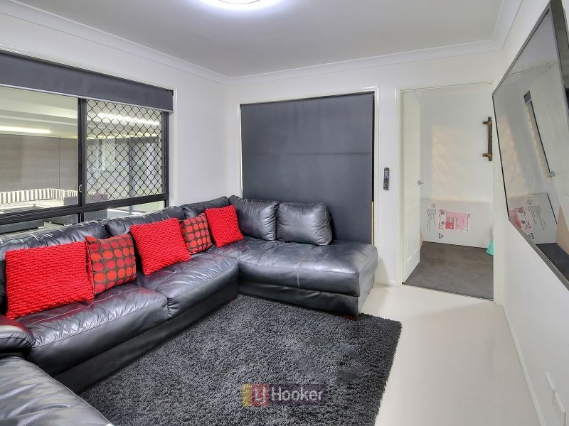 174 Merluna Road, Park Ridge South QLD 4125