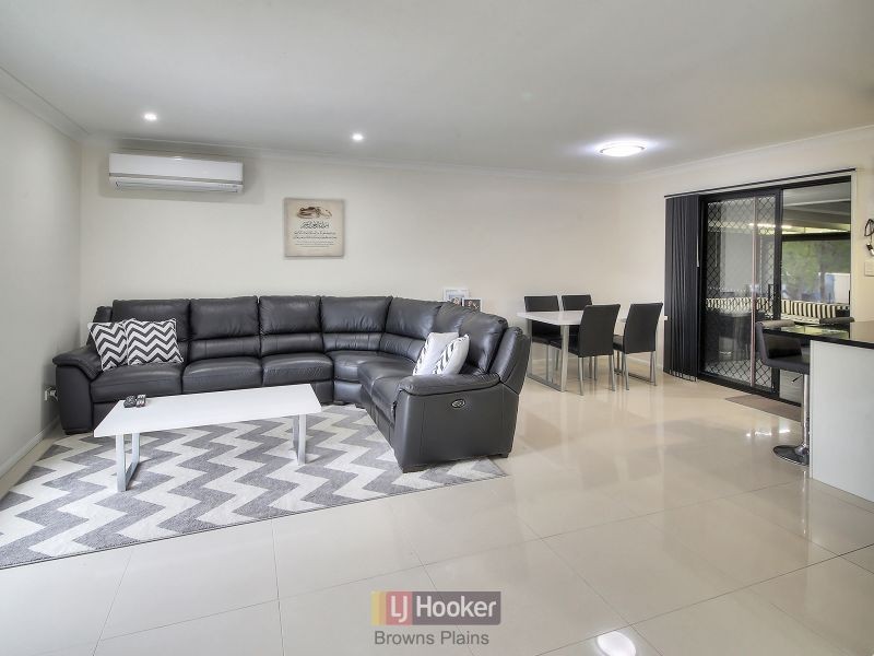 174 Merluna Road, Park Ridge South QLD 4125