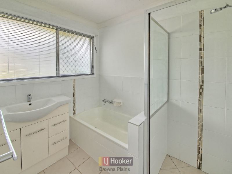 18 Dunblane Drive, Boronia Heights QLD 4124