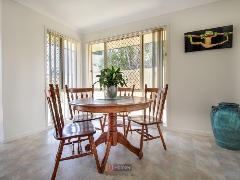 4 Gumview Close, Regents Park QLD 4118