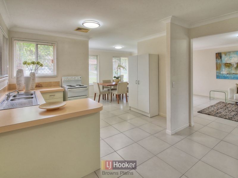8 Network Drive, Boronia Heights QLD 4124