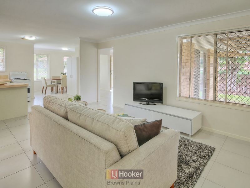 8 Network Drive, Boronia Heights QLD 4124
