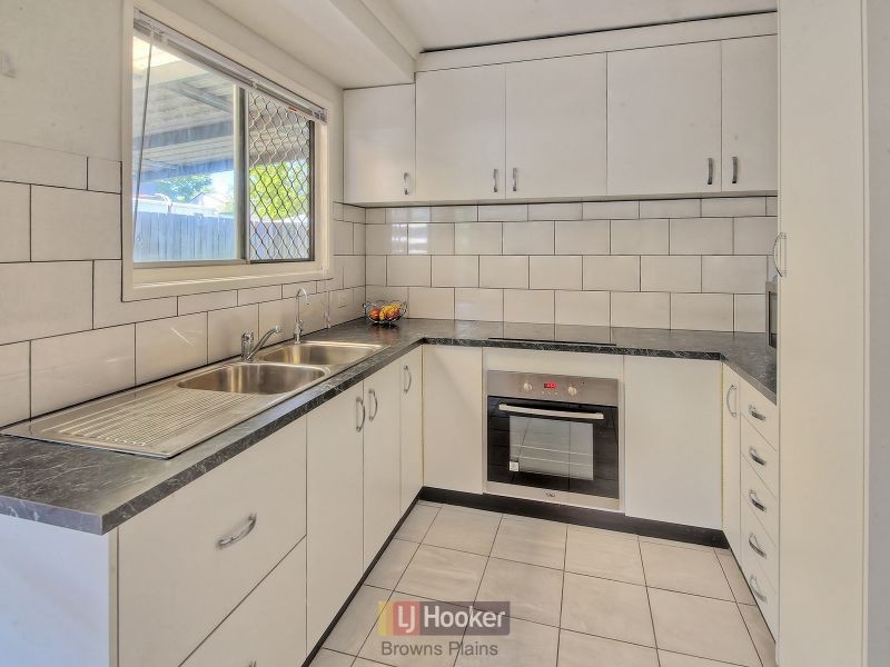 8 Peppermint Street, Crestmead QLD 4132