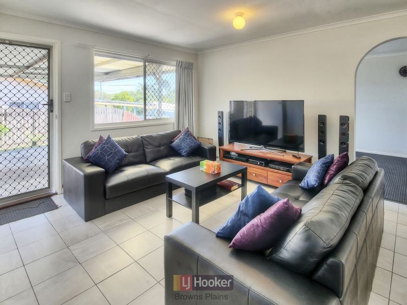 8 Peppermint Street, Crestmead QLD 4132