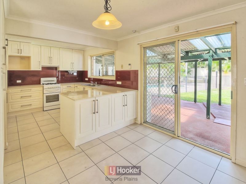 11 Bonhill Court, Hillcrest QLD 4118