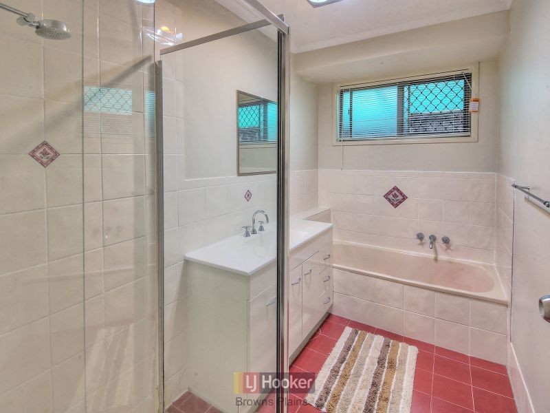 20 Bywater Street, Hillcrest QLD 4118