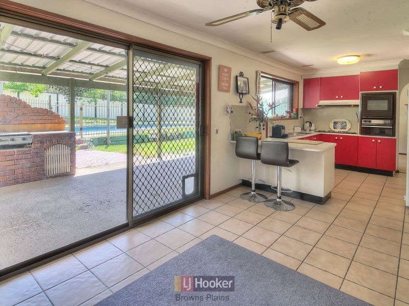 36 Conifer Street, Hillcrest QLD 4118