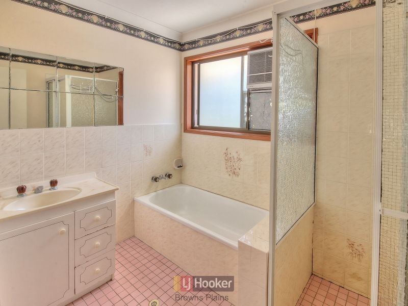 36 Conifer Street, Hillcrest QLD 4118