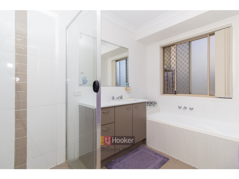 25 Paul Drive, Regents Park QLD 4118