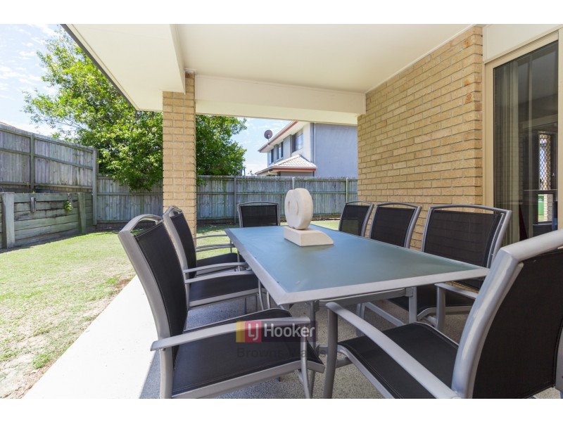 25 Paul Drive, Regents Park QLD 4118